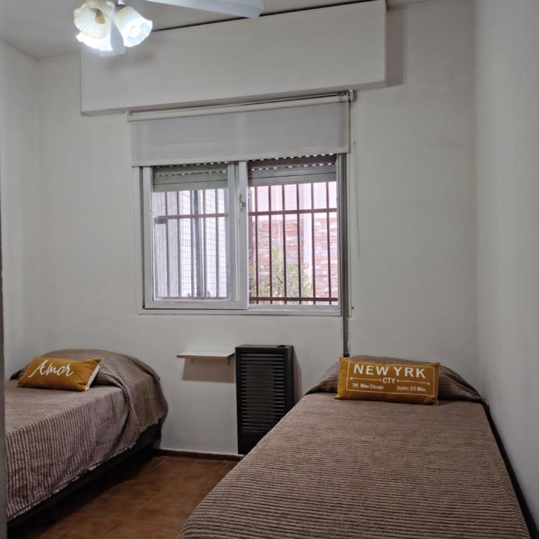 Casa Céntrica con Piscina - 3 dormitorios, 2 baños - Entrada Autónoma - Wifi veloz - Casa Vacacional de 3 dormitorios - 23