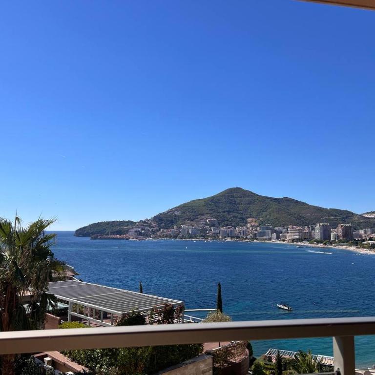 Harmonia Apartments near Shabbat House - Deluxe One-Bedroom Apartment with Harbour View - 2