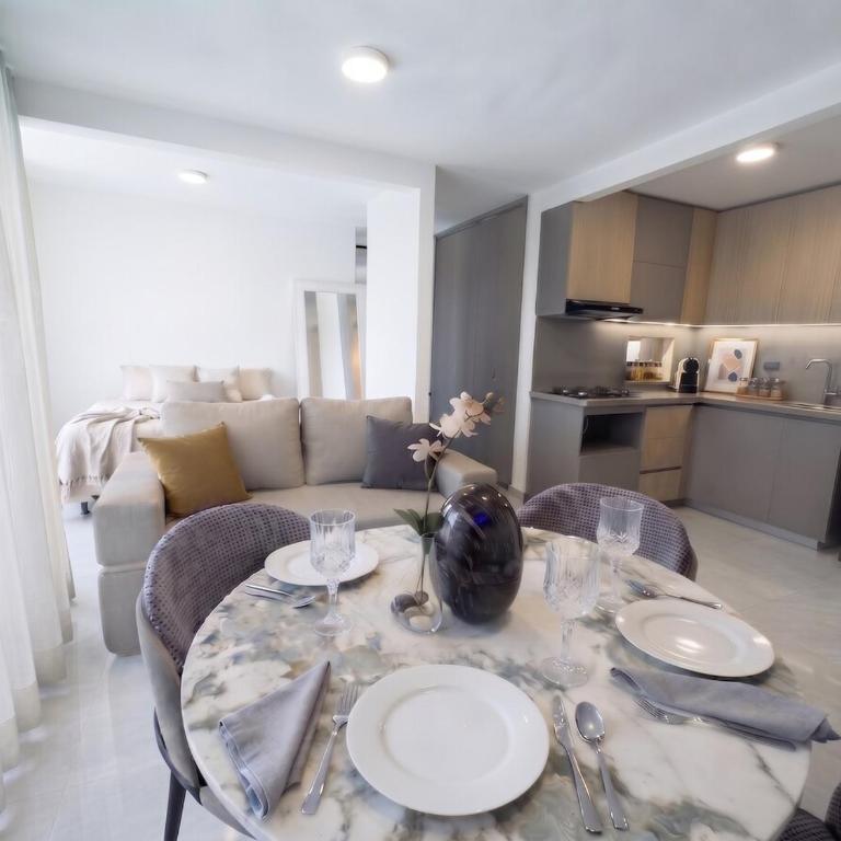 Moderno apartamento al norte, full equipoado con parqueadero - Apartamento de 2 dormitorios con vistas al complejo - 1