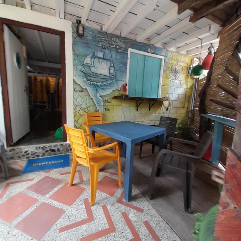 Hospedaje Pirata Express - Family Room with Private Bathroom - 17