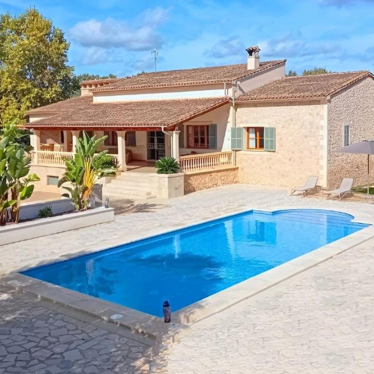 Lujosa Finca con piscina y aacc para 6 personas - Casa de 3 dormitorios - 6