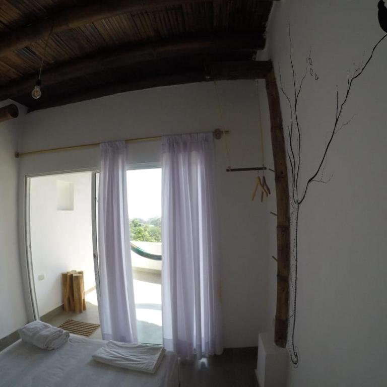 KIWI Rooftop HOSTEL & SUITES - Deluxe Double Room with Balcony - 3