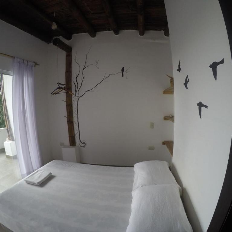KIWI Rooftop HOSTEL & SUITES - Deluxe Double Room with Balcony - 6