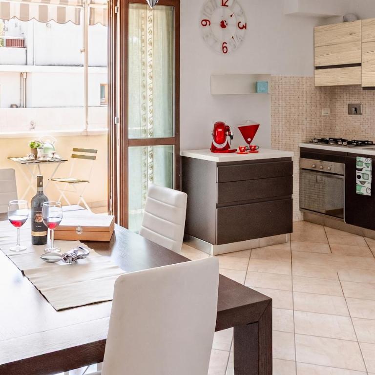 Florence Opera House Area - Free Private Parking! - Balcony - 2 Bedrooms 2 Bathrooms - Two-Bedroom Apartment - 25