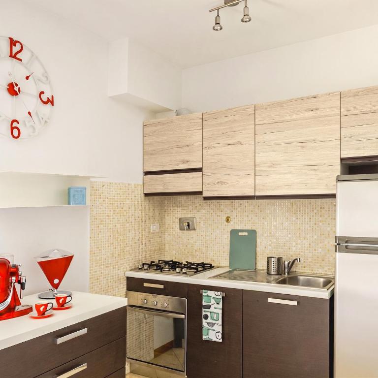 Florence Opera House Area - Free Private Parking! - Balcony - 2 Bedrooms 2 Bathrooms - Two-Bedroom Apartment - 26