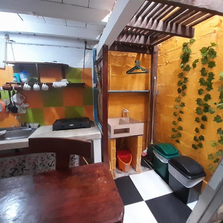 Hospedaje Pirata Express - Family Room with Private Bathroom - 22