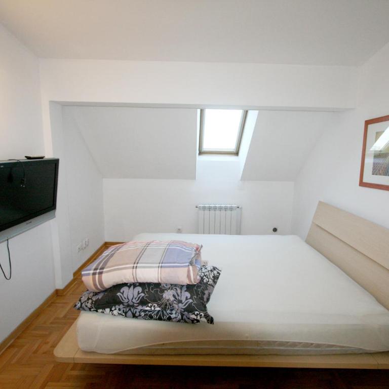 Apartment Grande Centar sa garažom - Apartment mit 3 Schlafzimmern und Balkon - 10