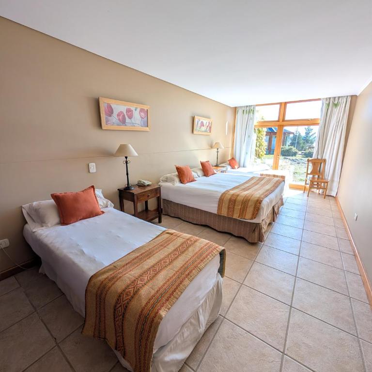 Hosteria Los Hielos - Quadruple Room with Lake View - 2