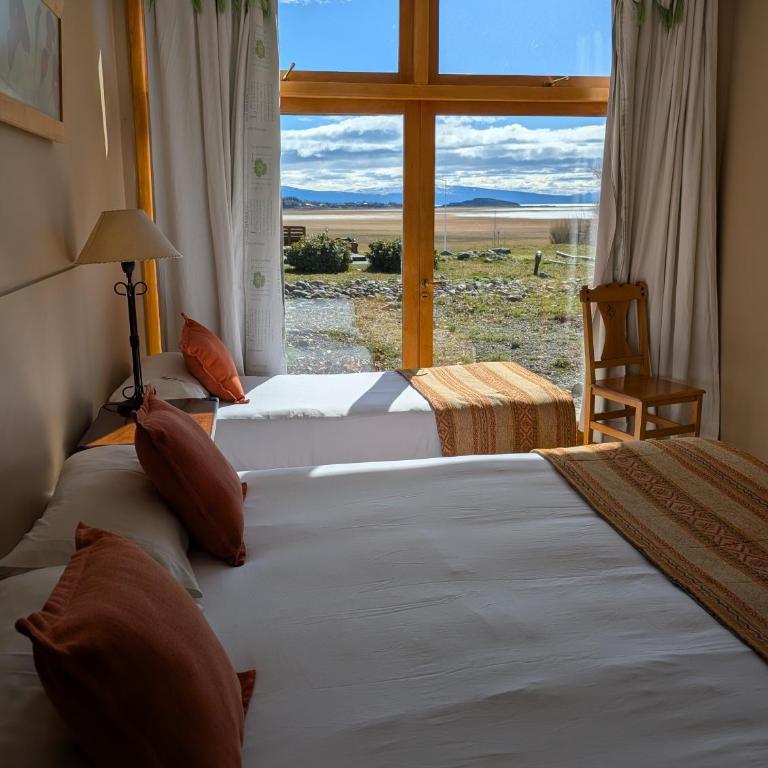 Hosteria Los Hielos - Quadruple Room with Lake View - 6