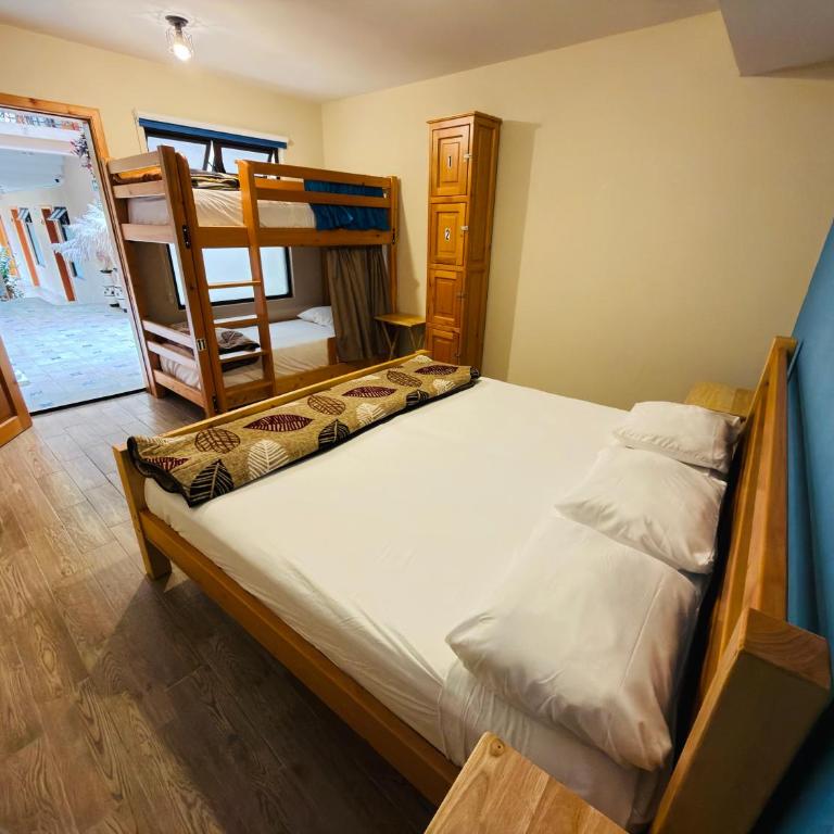 Tierra Alta Hostal - Habitación cuádruple - 3