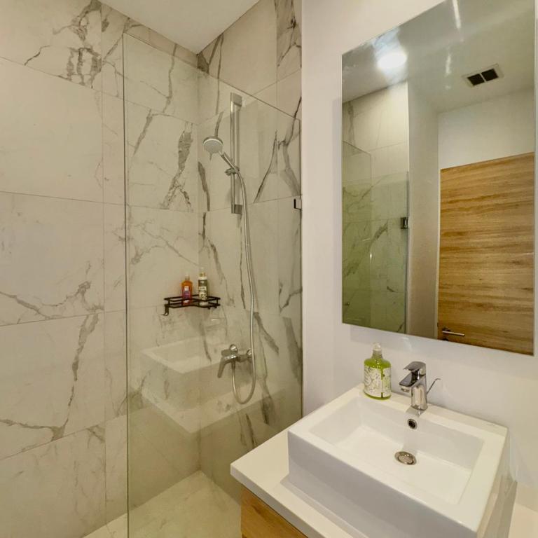 Unique Apartments - One-Bedroom Apartment - 1