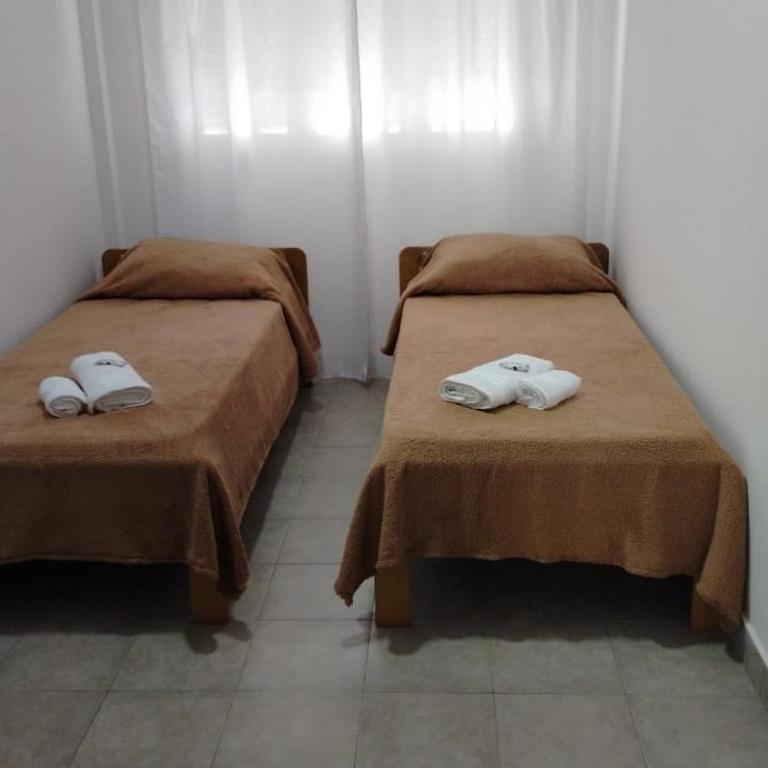 Hotel 27 de Abril - Classic Quadruple Room - 1