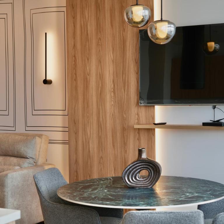 Unique Apartments - One-Bedroom Apartment - 30