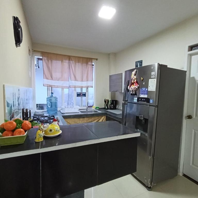 Apartamento Familiar con Aire y WiFi a 9 Minutos walking Playa Spratt Bight - Three-Bedroom Apartment - 12