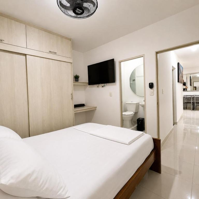 Apartamento Moderno Central cerca al Centro Historico y Playa, Balcon con Vista, Piscina, Gym, Aire Acondicionado, Lavadora, Cocina - Apartamento de 3 dormitorios - 13