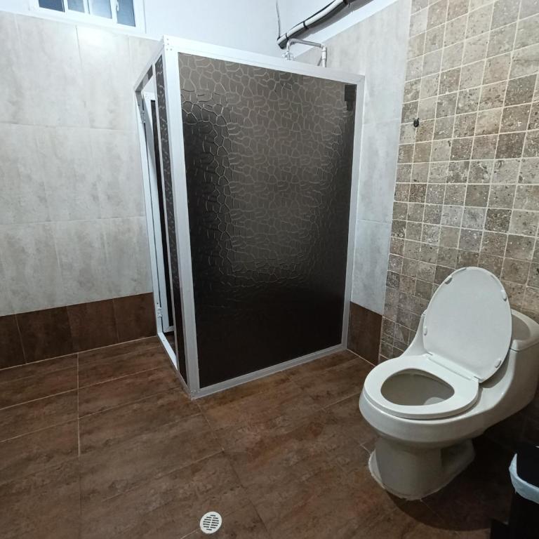 Apartamento Familiar con Aire y WiFi a 9 Minutos walking Playa Spratt Bight - Three-Bedroom Apartment - 15
