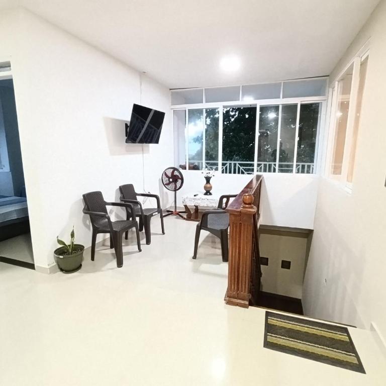 Apartamento Familiar con Aire y WiFi a 9 Minutos walking Playa Spratt Bight - Three-Bedroom Apartment - 26