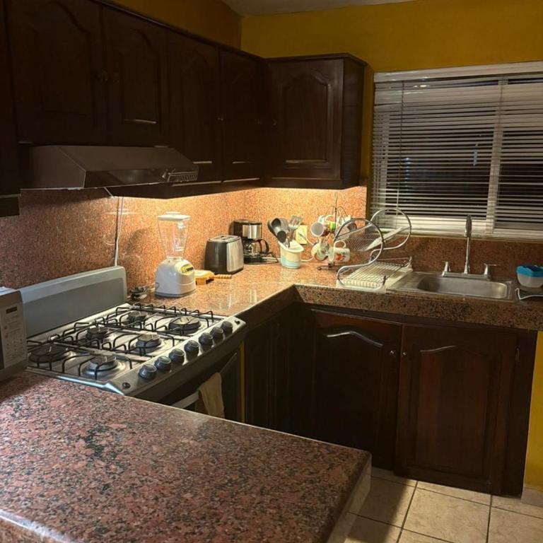 Central Family Apartment with Air conditioning and Hot Water - Apartment - 14