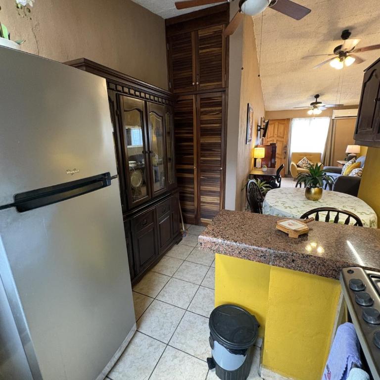 Central Family Apartment with Air conditioning and Hot Water - Apartment - 19