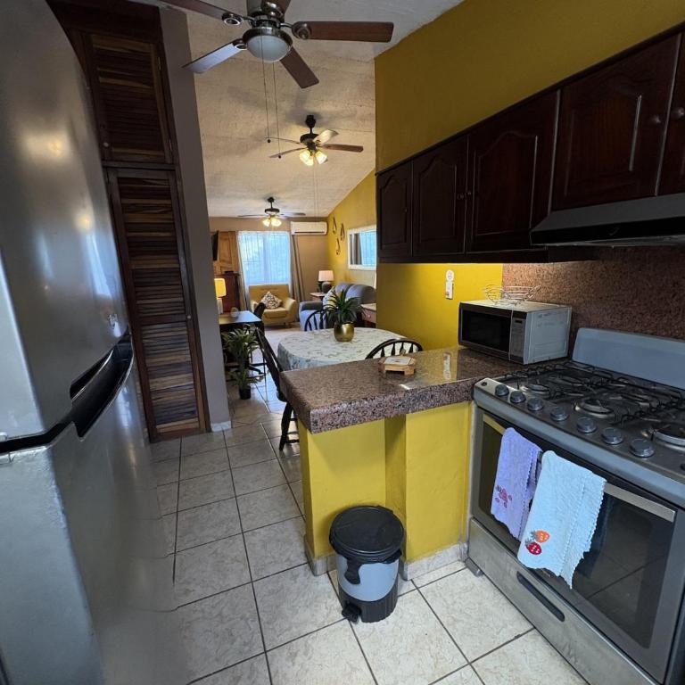 Central Family Apartment with Air conditioning and Hot Water - Apartment - 17