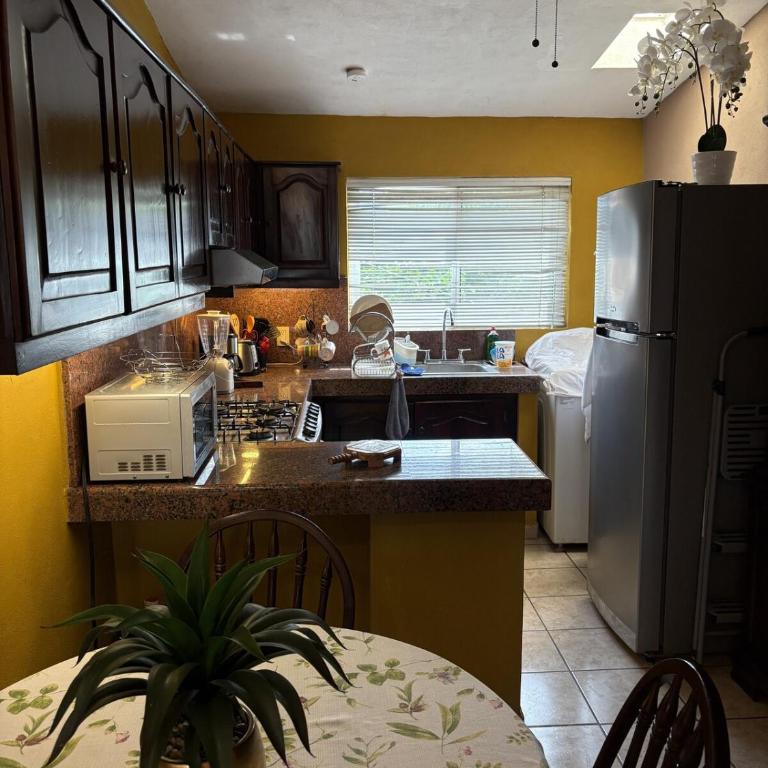 Central Family Apartment with Air conditioning and Hot Water - Apartment - 16