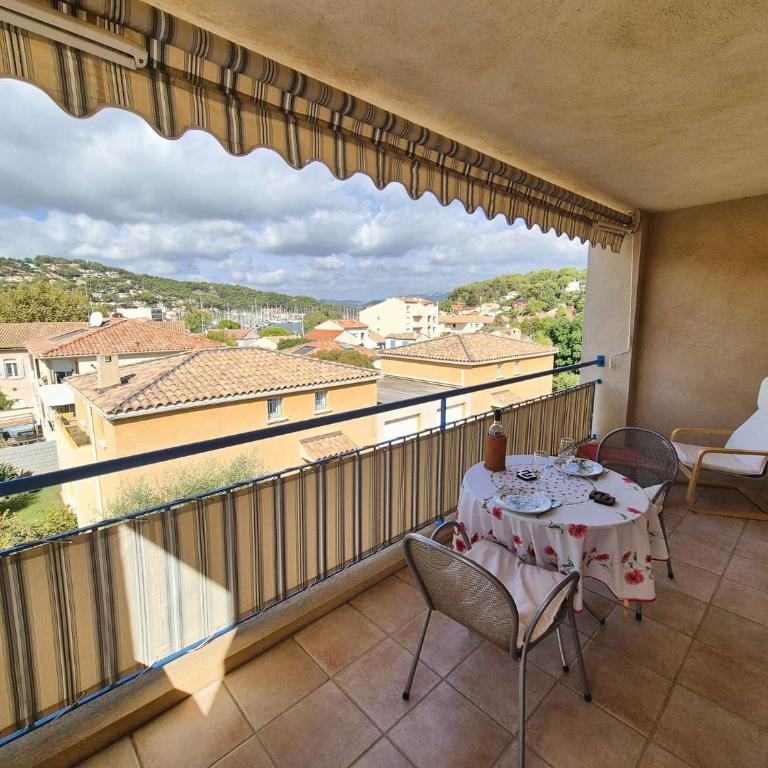 3 chambres, au coeur du village de Saint Mandrier - Appartamento con 3 Camere da Letto - 1