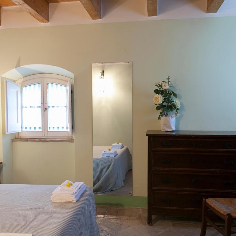 Re Artù Assisi Country Lifestyle - Habitación Cuádruple Estándar - 1