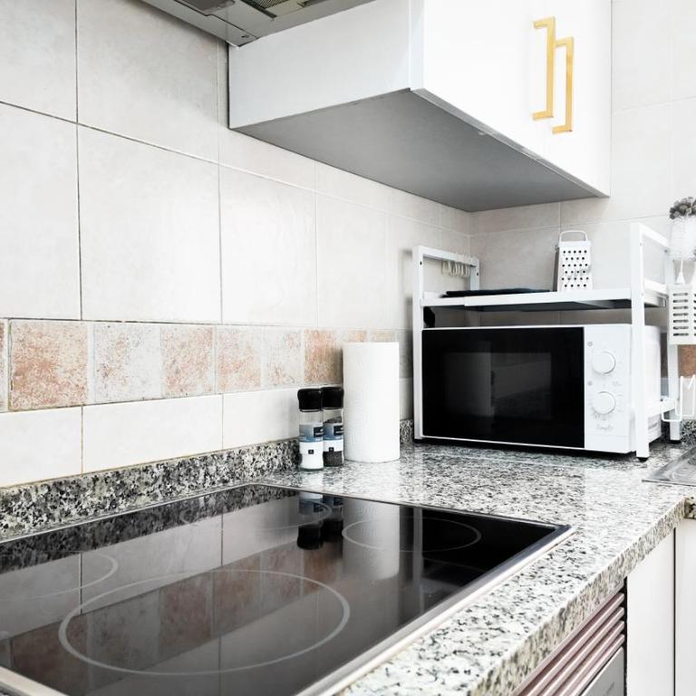 Casa Del Mar Luxe Apartment - Appartamento con 2 Camere da Letto e Balcone - 27