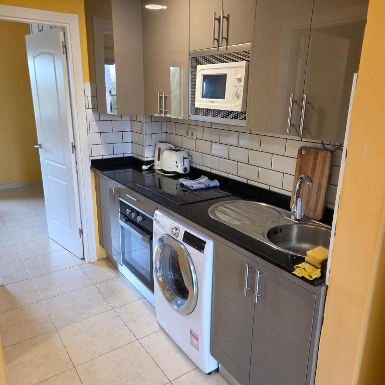 Oasis Royal F319 - One-Bedroom Apartment - 8