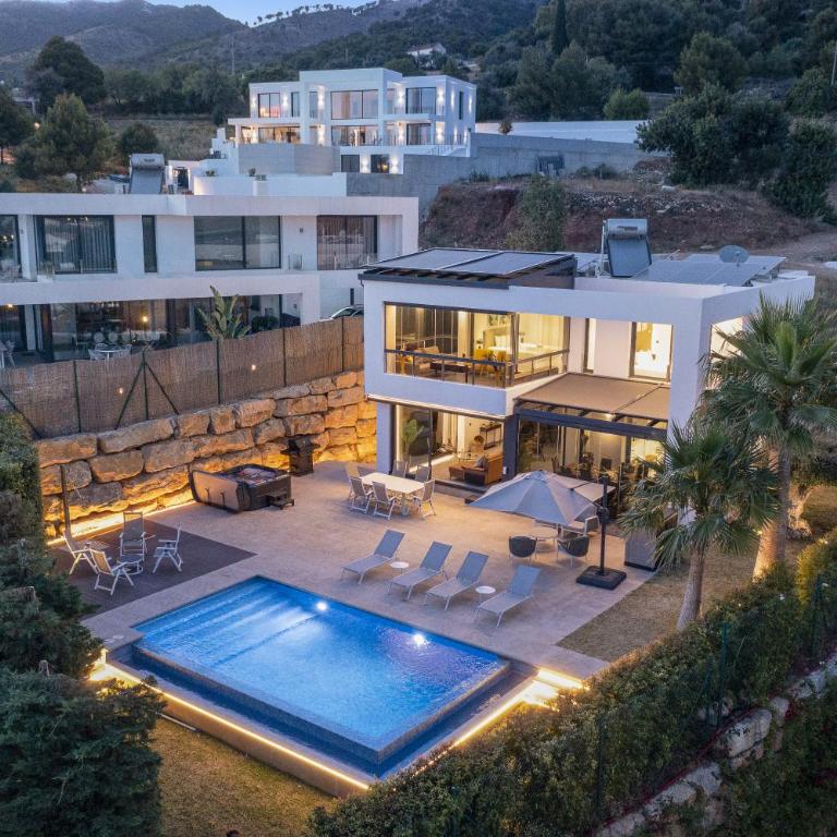ViVi Homes - Villa Yara Pool, Sauna, Jacuzzi & Cinema - Villa con piscina privada - 39