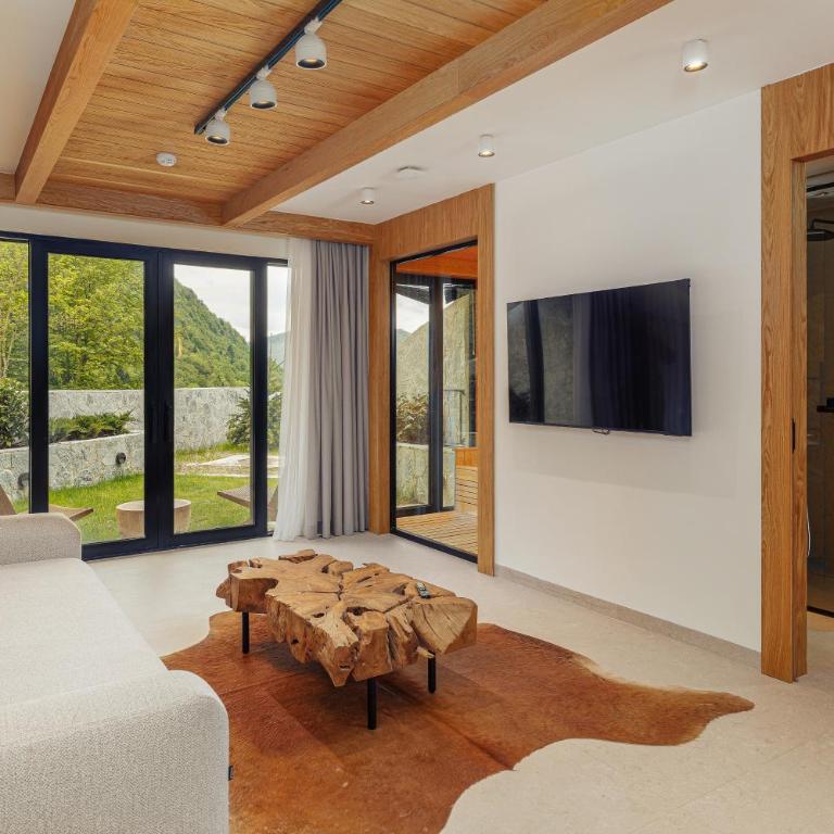 Mountain Retreat Hotel by Dukley - Peak Chalet - 8