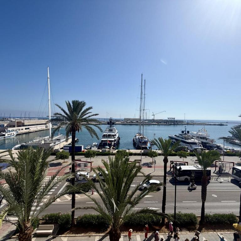 Apartamento en el Puerto con Parking - Two-Bedroom Deluxe Apartment with Harbour View - 21