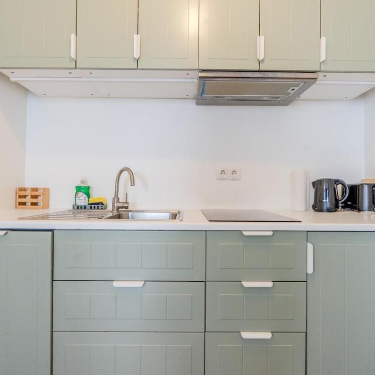 NOOR Colorful Central Studio Parking Option - One-Bedroom Apartment - 8