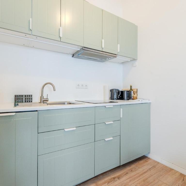 NOOR Colorful Central Studio Parking Option - One-Bedroom Apartment - 10