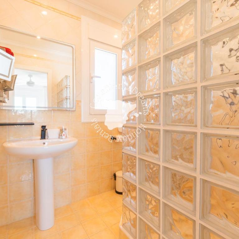 La Vida Loca - Villa with Private Pool - 32