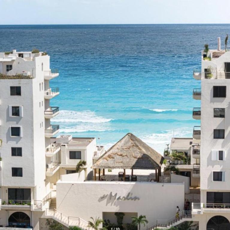 Blue Beach Beachfront 2 BDR by Casa Paraiso - Two-Bedroom Apartment - 10