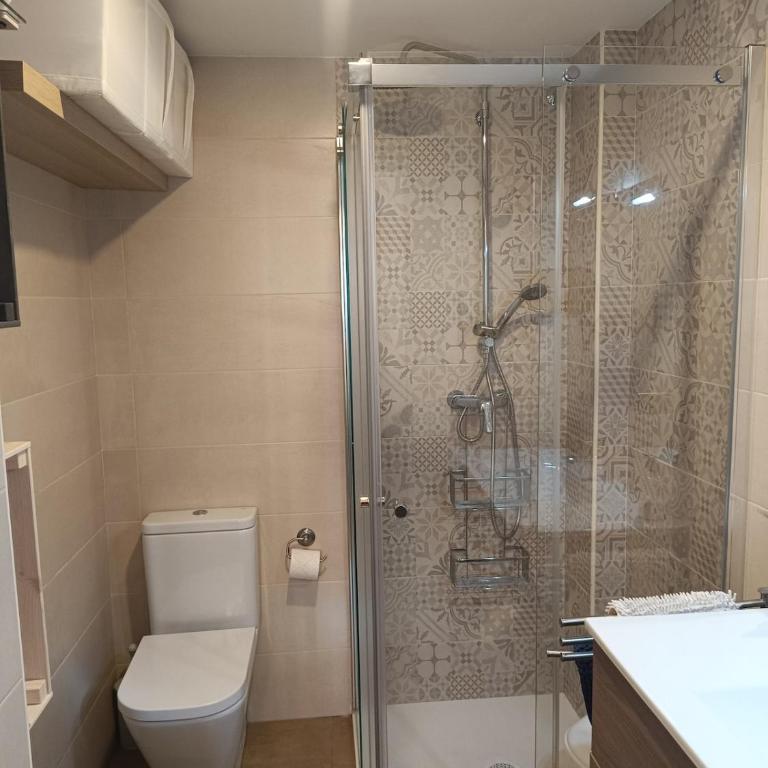 Apartamento de ensueño con piscina y vistas al mar - Two-Bedroom Apartment - 3