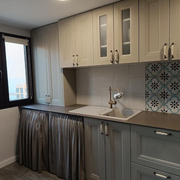 Apartamento de ensueño con piscina y vistas al mar - Two-Bedroom Apartment - 13