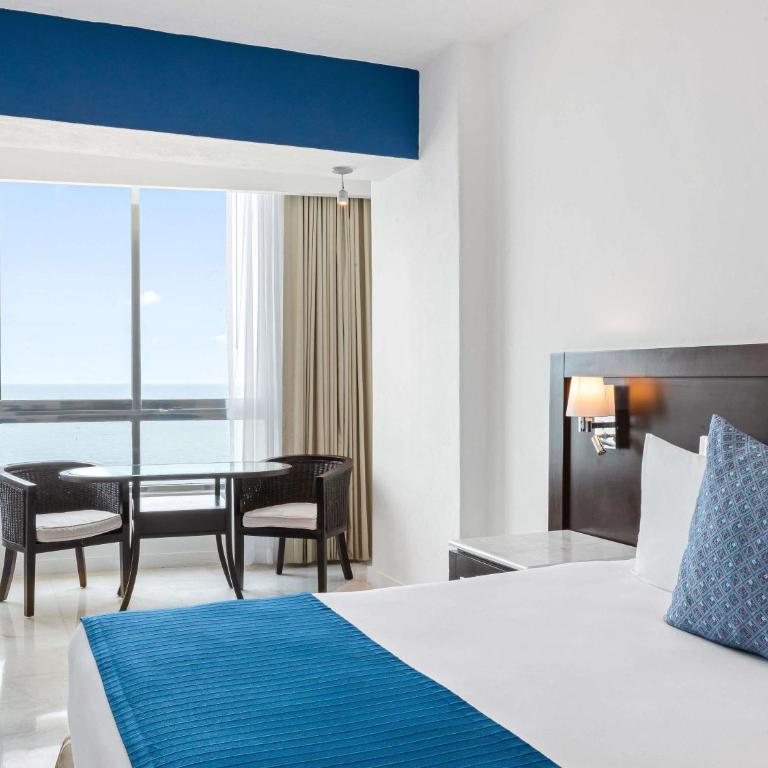 Park Royal Mazatlán - Habitación Doble Estándar con vistas al océano - 1 cama grande - 2