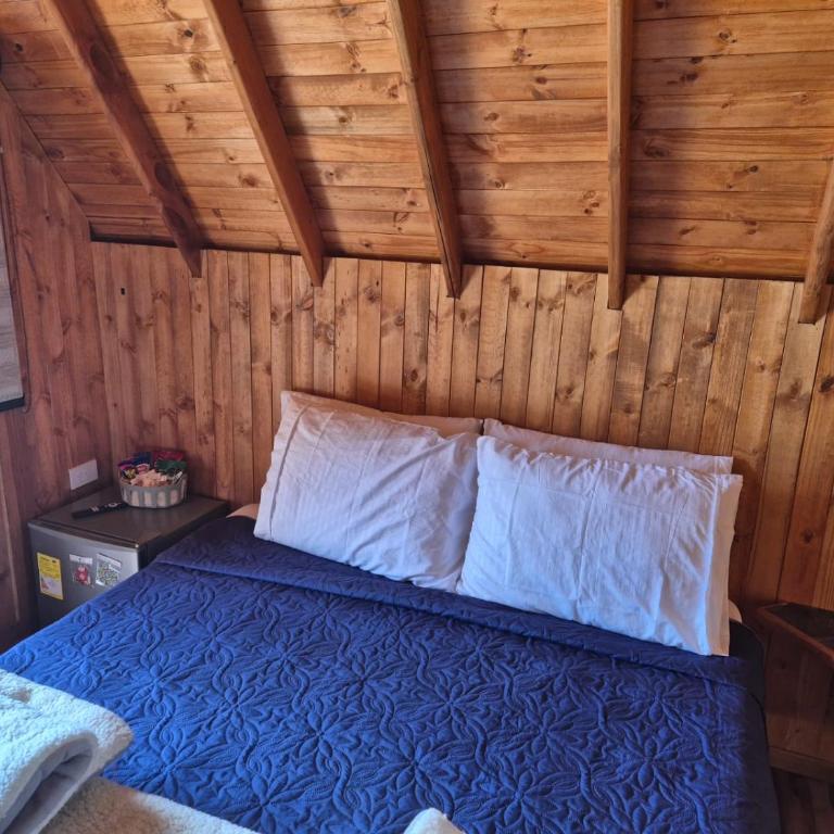 Finca Amor Eterno Cabaña Red - Habitación con cama grande y balcón - 10