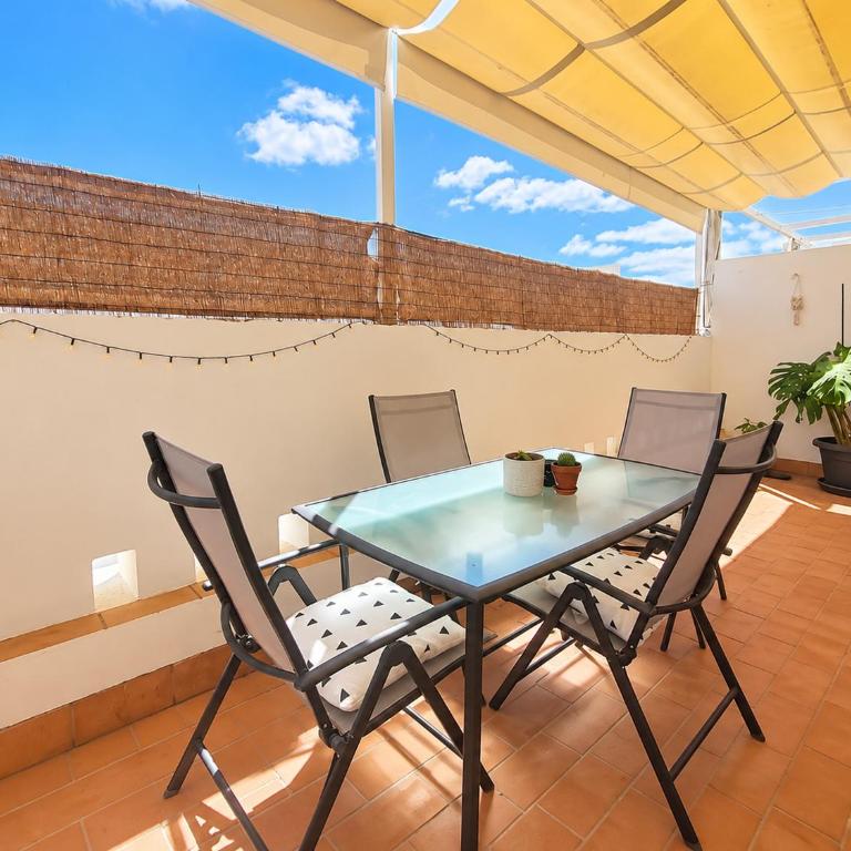 Ático luminoso con terraza de 28 m con plaza garaje a 9mn del centro - Apartamento de 1 dormitorio - 1