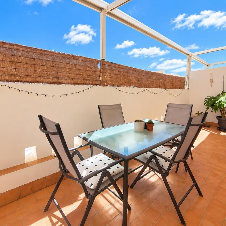 Ático luminoso con terraza de 28 m con plaza garaje a 9mn del centro - Apartamento de 1 dormitorio - 2
