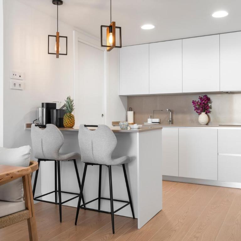 Zenity Azure Sunshine Apartment - Appartement 3 Chambres avec Piscine Privée - 21