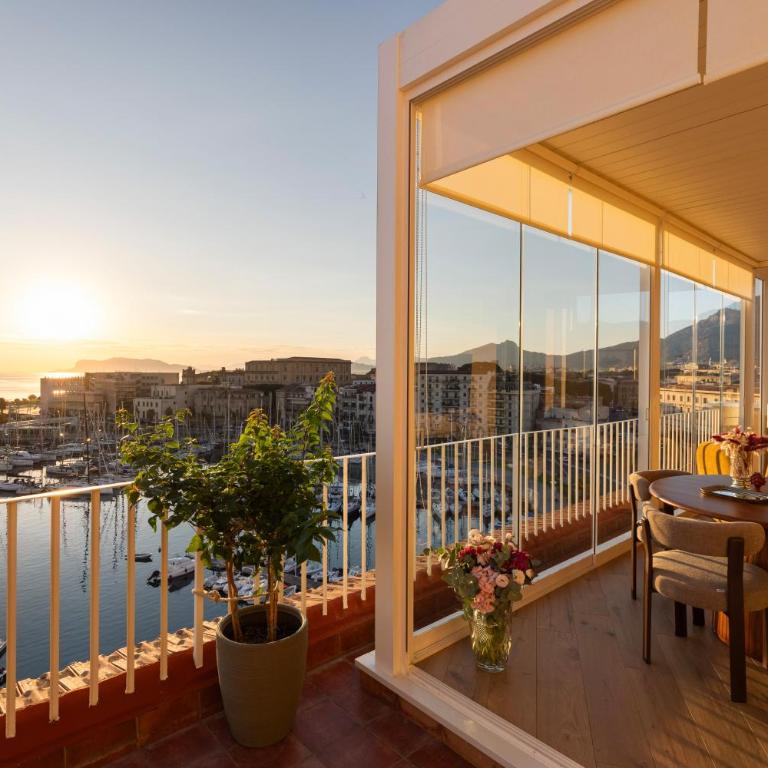 Mamma Mia Holidays - Suite Cala Alba e Tramonto - Appartamento con 2 Camere da Letto, Terrazza e Vista Mare - 1