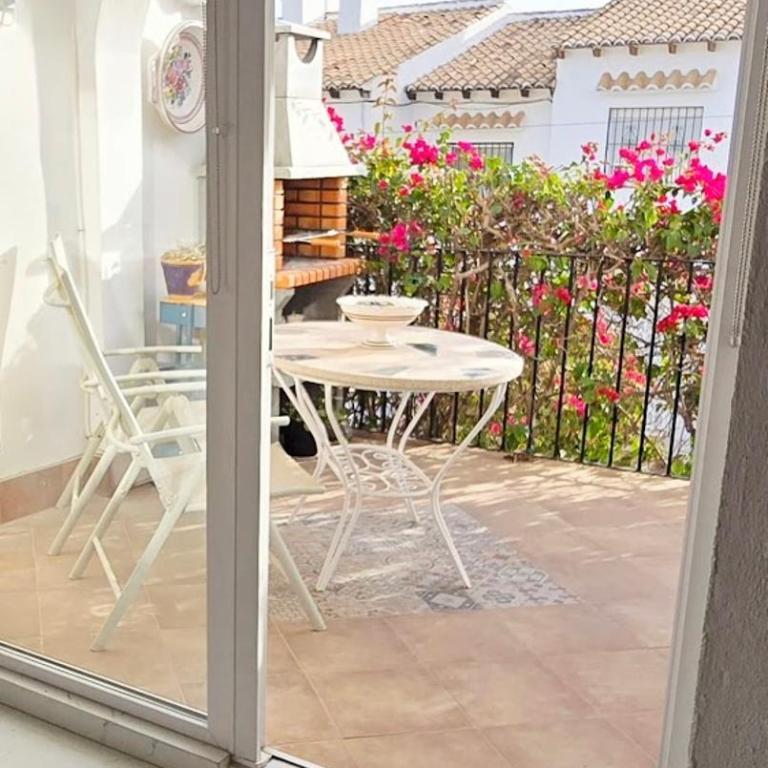 Peaceful Bungalow with Pool & Terrace - Two-Bedroom Apartment - 11