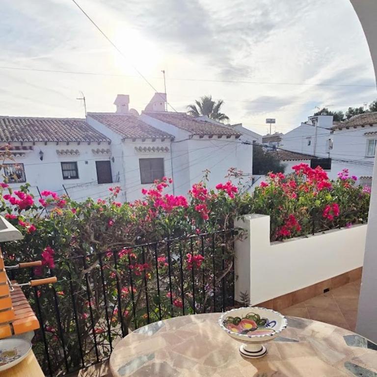 Peaceful Bungalow with Pool & Terrace - Two-Bedroom Apartment - 18