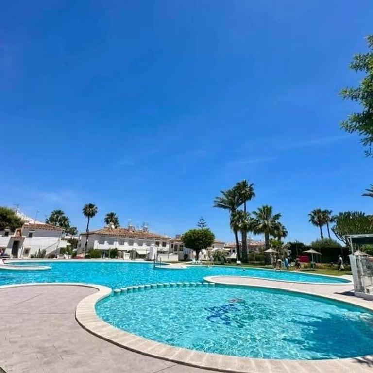 Peaceful Bungalow with Pool & Terrace - Two-Bedroom Apartment - 14