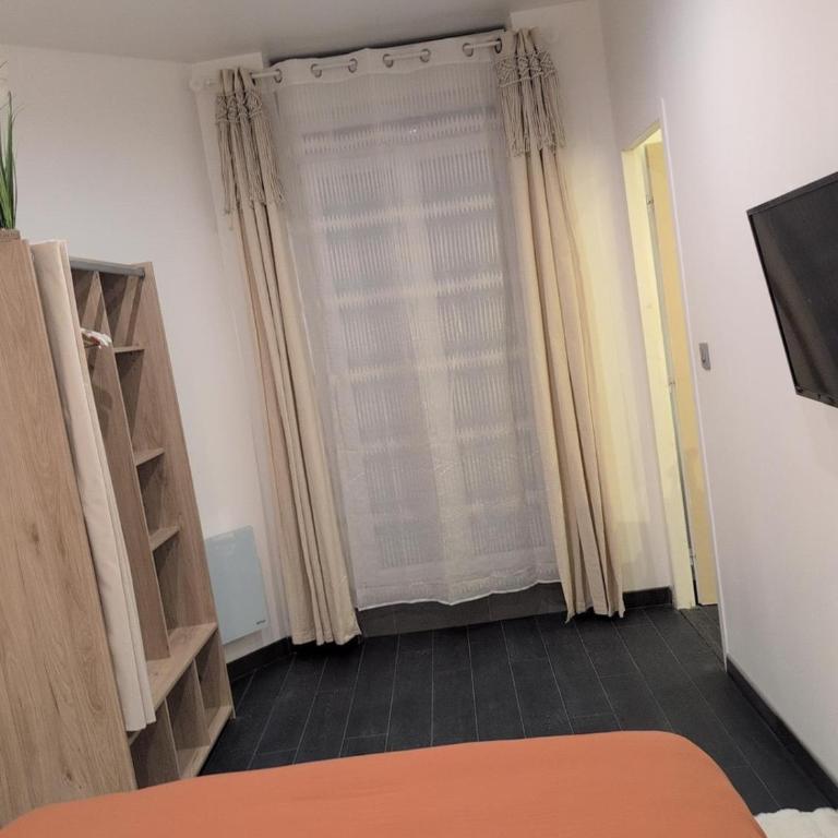 appartement cosy avec terrasse a reims - One-Bedroom Apartment - 18