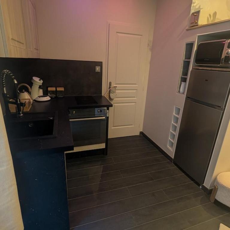appartement cosy avec terrasse a reims - One-Bedroom Apartment - 29
