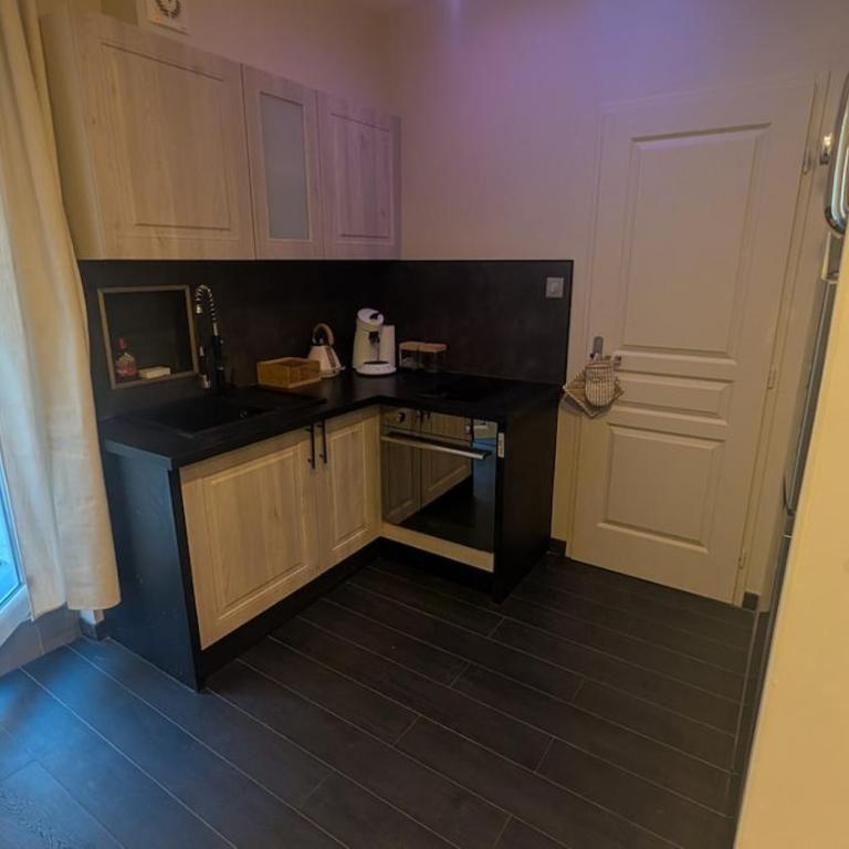 appartement cosy avec terrasse a reims - One-Bedroom Apartment - 31